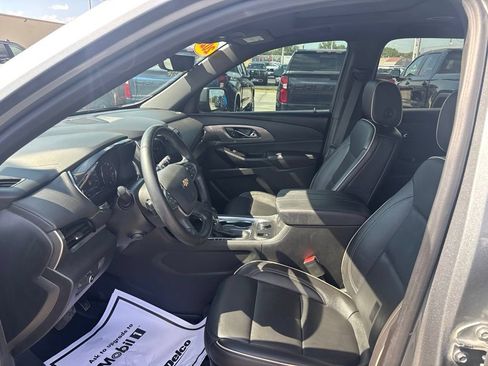 Used 2023 Chevrolet Traverse Premier AWD/4WD image 16