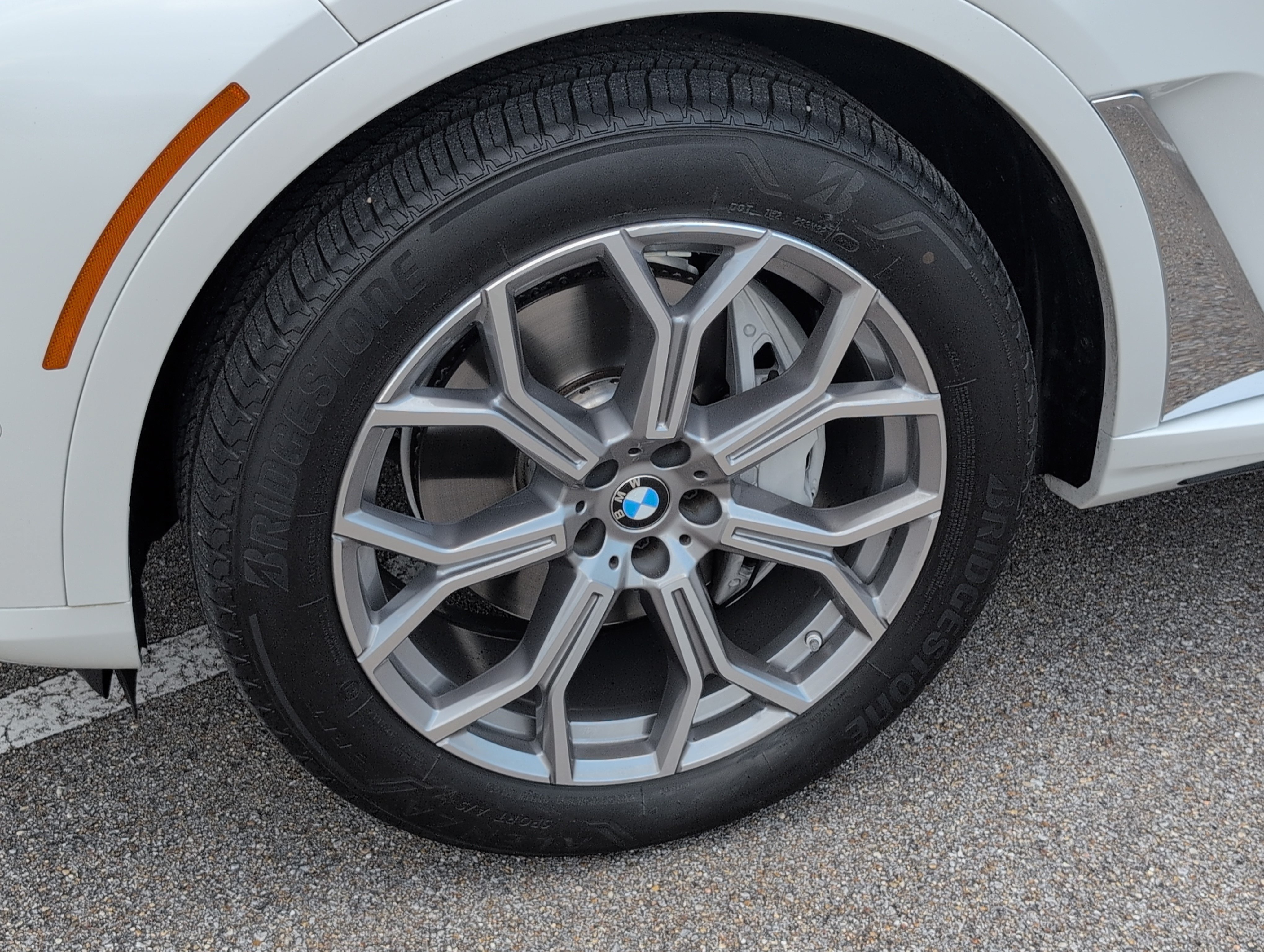 Used 2024 BMW X7 xDrive40i w/ Executive Package AWD/4WD image 11