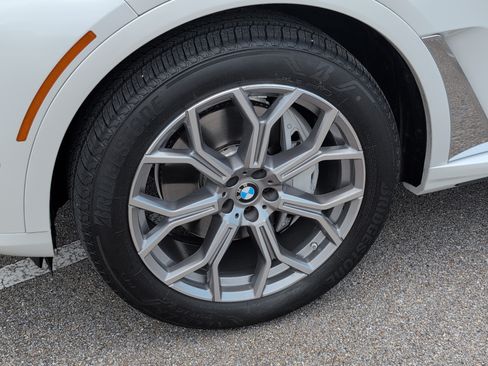 Used 2024 BMW X7 xDrive40i w/ Executive Package AWD/4WD image 11