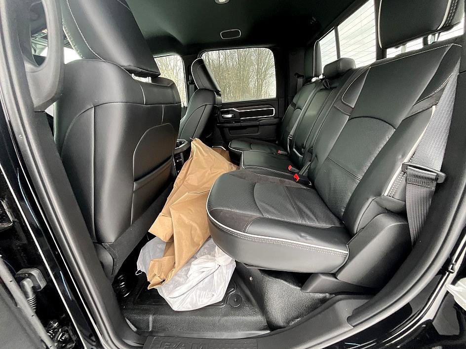 New 2026 RAM 3500 Big Horn w/ Laramie Trim Package AWD/4WD image 28