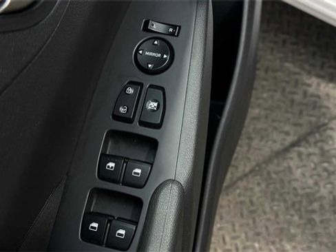 Used 2021 Hyundai Accent SE image 18