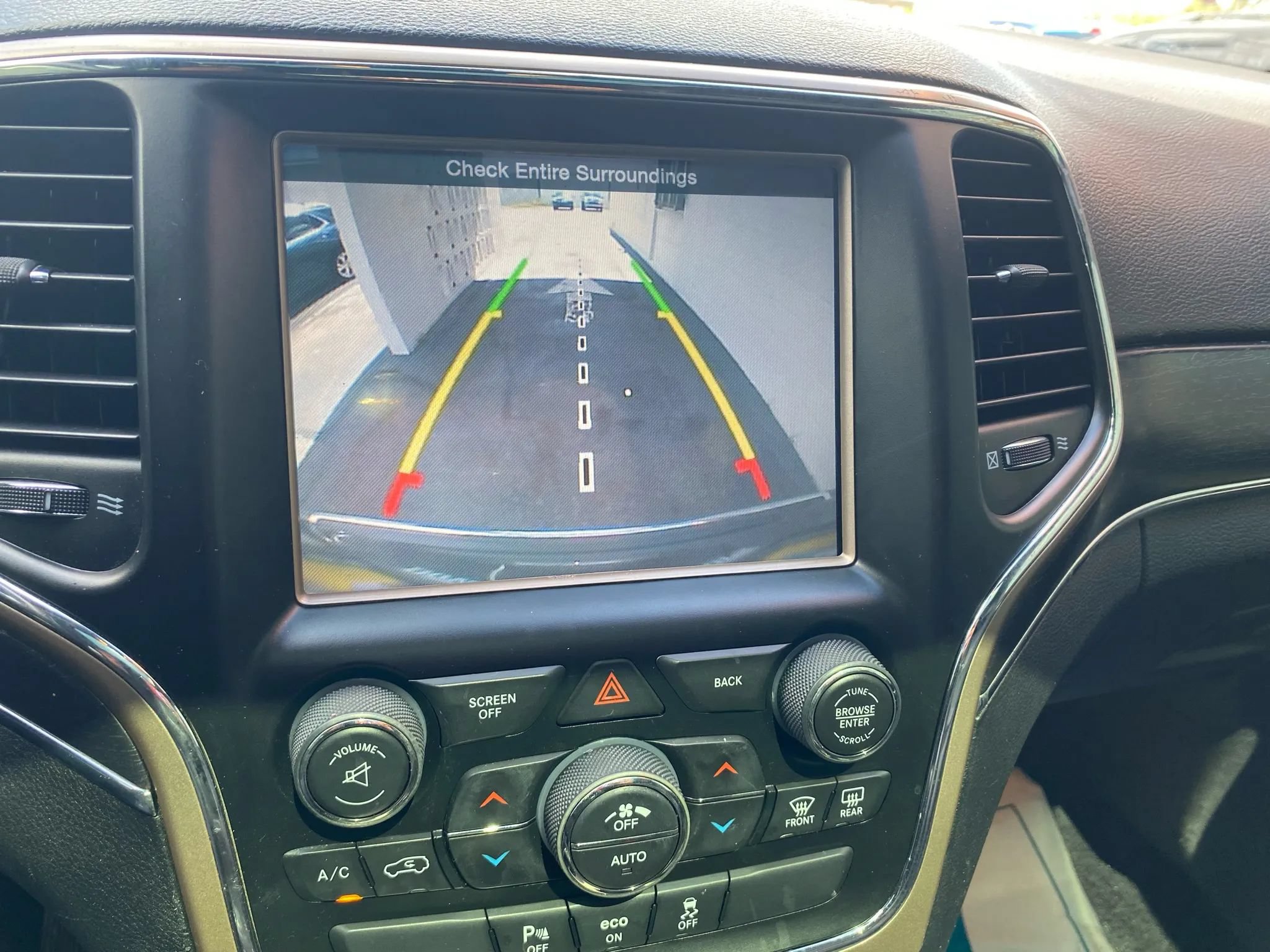 Used 2014 Jeep Grand Cherokee Limited AWD/4WD image 10