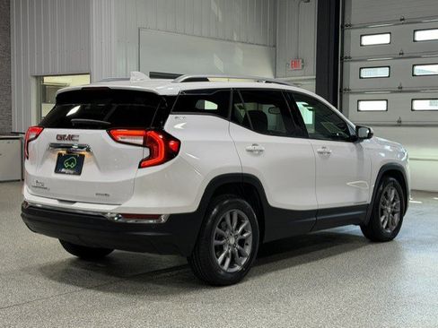 Certified 2024 GMC Terrain SLT w/ Infotainment Package II AWD/4WD image 5