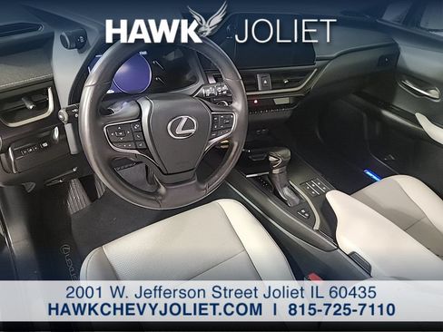 Used 2024 Lexus UX 250h AWD w/ Premium Package image 11