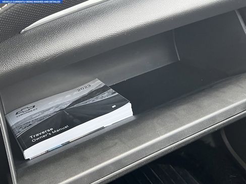 Used 2023 Chevrolet Traverse Premier image 12