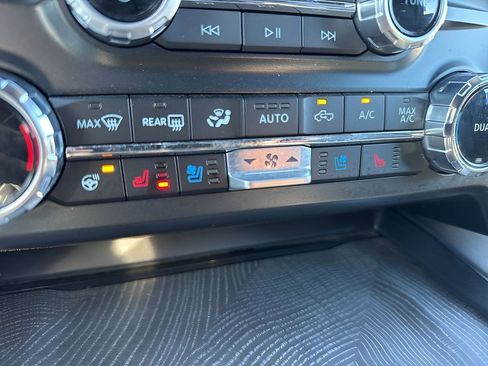 Used 2025 Ford F250 Platinum image 24