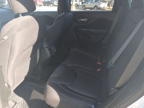 Used 2017 Jeep Cherokee Latitude w/ Safety/Convenience Group image 11