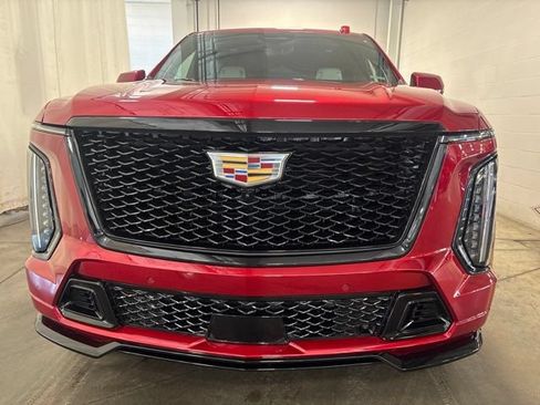 Used 2025 Cadillac Escalade V AWD/4WD image 2