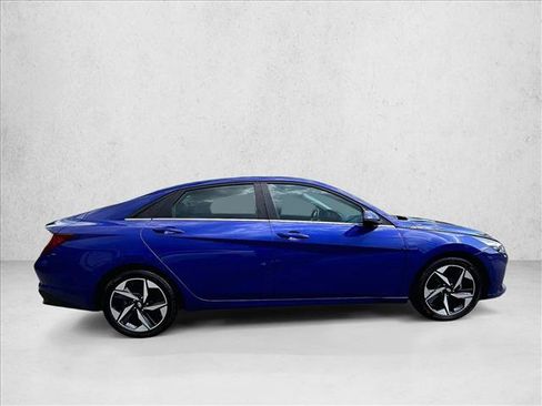 Used 2023 Hyundai Elantra Limited FWD image 5