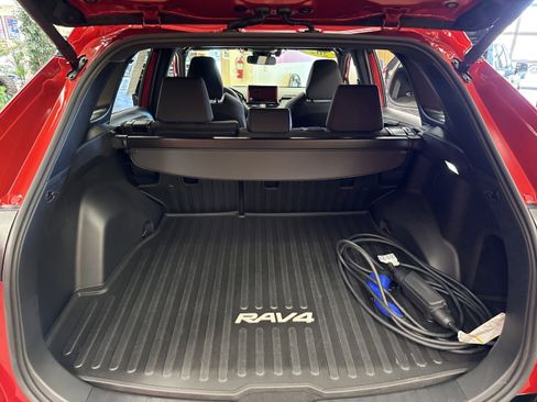 Used 2024 Toyota RAV4 SE w/ Weather & Moonroof Package image 23