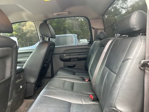 Used 2013 Chevrolet Silverado 2500 LT w/ Interior Plus Package image 10