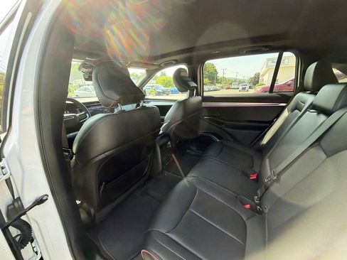 Used 2024 Jeep Wagoneer Launch Edition AWD/4WD image 35