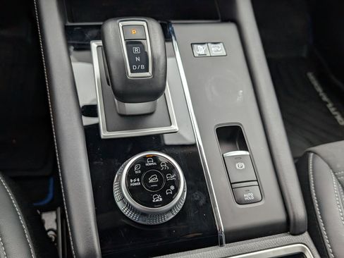 Used 2023 Mitsubishi Outlander SE image 26