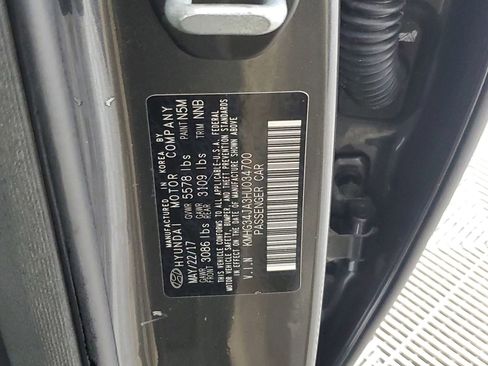 Used 2017 Genesis G90 3.3T Premium RWD image 54