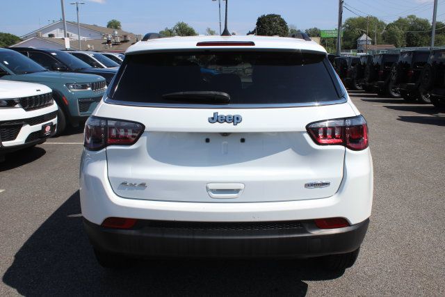 Used 2024 Jeep Compass Latitude AWD/4WD image 26
