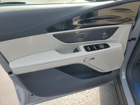 New 2026 Lincoln Nautilus Reserve AWD/4WD image 8