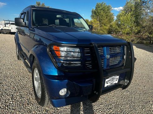 Used 2010 Dodge Nitro SXT image 2