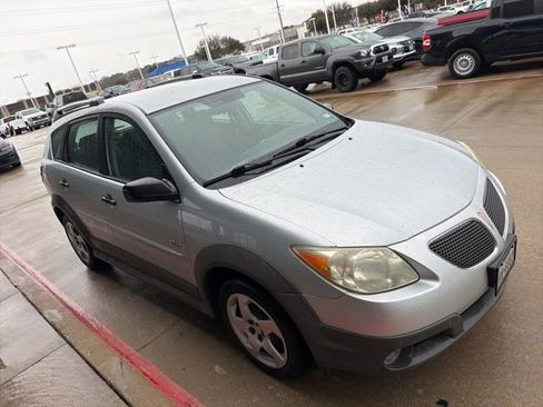 Used 2006 Pontiac Vibe w/ Sun And Sound Package image 2