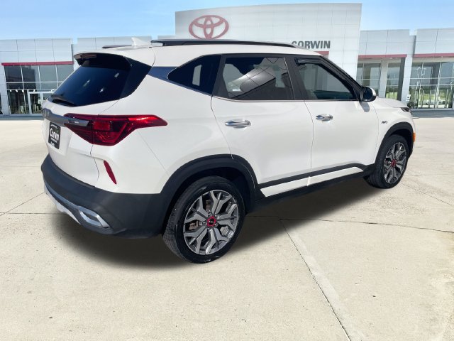 Used 2023 Kia Seltos SX w/ SX Sunroof Package AWD/4WD image 5