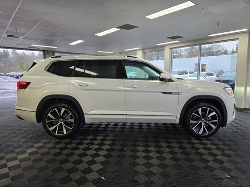 New 2026 Volkswagen Atlas SEL Premium R-Line image 3