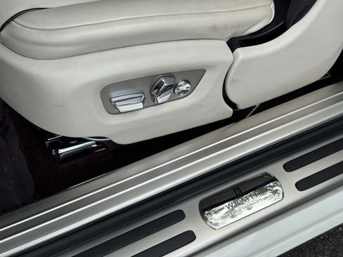Used 2017 Rolls-Royce Wraith RWD image 32