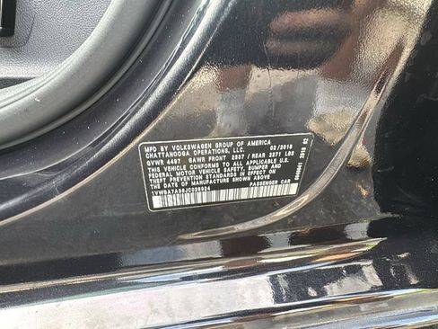 Used 2018 Volkswagen Passat 2.0T SE FWD image 32