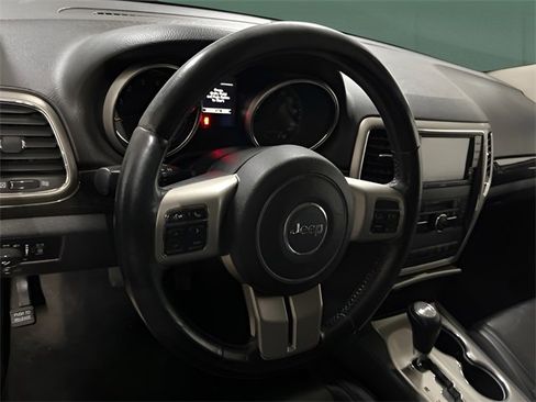 Used 2011 Jeep Grand Cherokee Laredo image 11