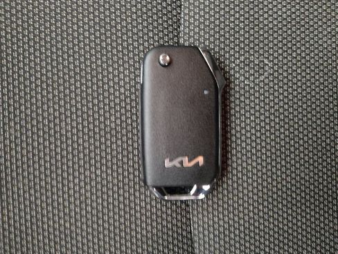 Used 2022 Kia Forte LXS w/ LXS Technology Package image 32