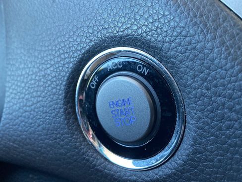 Used 2014 Hyundai Azera Limited w/ Option Group 02 FWD image 32
