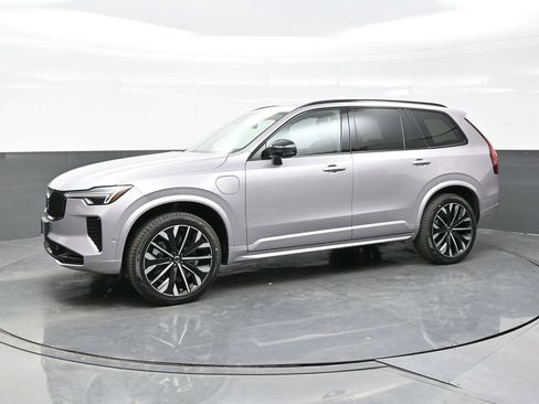 New 2026 Volvo XC90 T8 Ultra w/ Protection Package AWD/4WD image 3