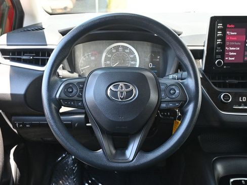Used 2021 Toyota Corolla LE FWD image 10