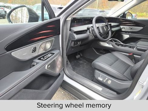 New 2026 Lincoln Nautilus Reserve image 12