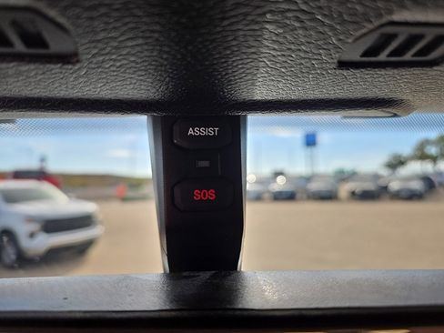 Used 2018 Jeep Wrangler Unlimited Sahara image 38