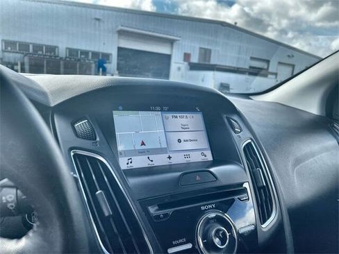 Used 2017 Ford Focus Titanium image 13