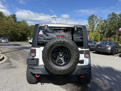 Used 2018 Jeep Wrangler Unlimited Rubicon image 5