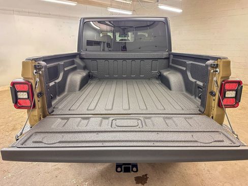 New 2026 Jeep Gladiator Sport image 13