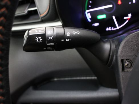 Used 2023 Toyota Sienna XSE FWD image 27