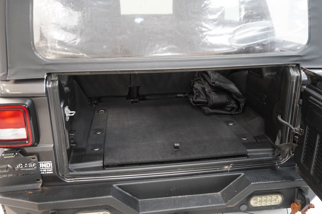 Used 2018 Jeep Wrangler Unlimited Sport AWD/4WD image 11