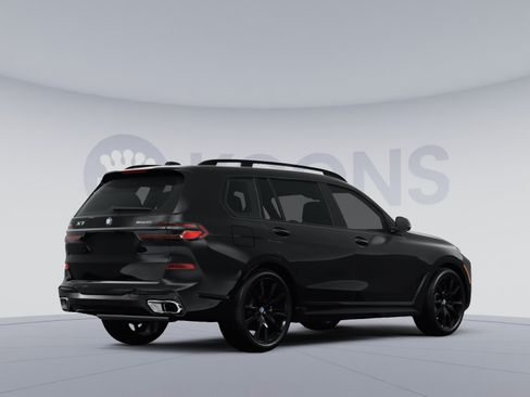 Used 2024 BMW X7 xDrive40i w/ Premium Package AWD/4WD image 4