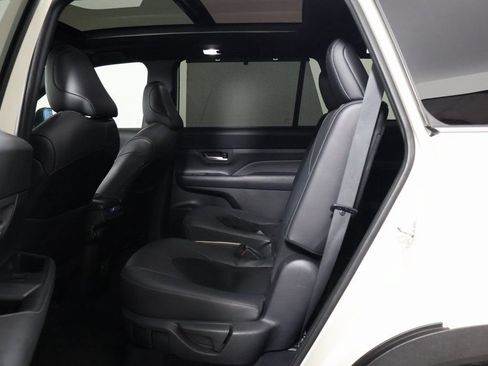 Used 2024 Toyota Grand Highlander AWD Hybrid image 11