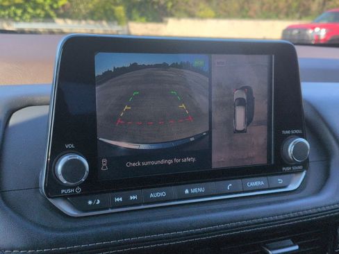 Certified 2021 Nissan Rogue SV image 18