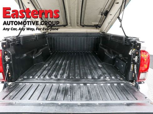 Used 2022 Toyota Tacoma SR image 9