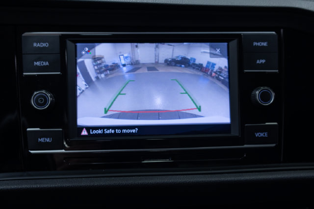 Used 2024 Volkswagen Jetta SE FWD image 13