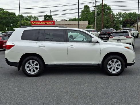 Used 2012 Toyota Highlander 4WD w/ Tech Pkg image 9