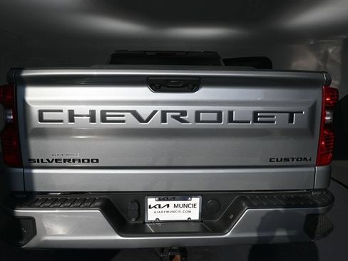 Used 2026 Chevrolet Silverado 1500 Custom w/ LPO, Dark Essentials Package AWD/4WD image 9