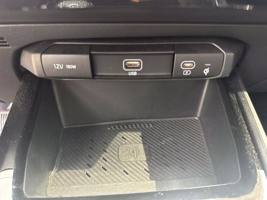 Used 2024 Kia Niro Wind FWD image 15