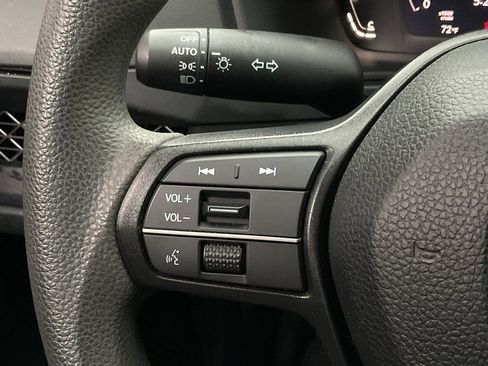 Used 2023 Honda Accord LX image 22