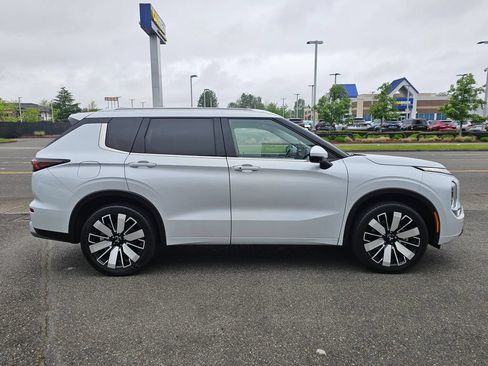 Used 2025 Mitsubishi Outlander SEL AWD/4WD image 4