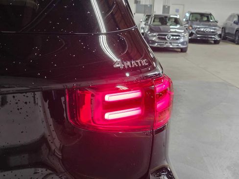 New 2026 Mercedes-Benz GLB 250 4MATIC image 17