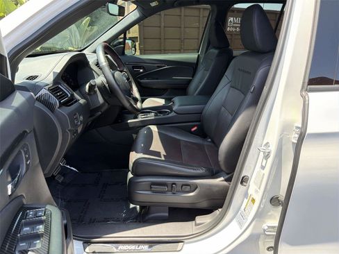 Used 2024 Honda Ridgeline Black Edition image 12